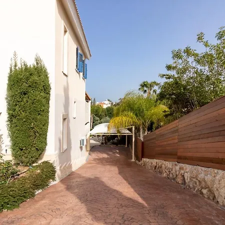 Villa Sandy Polis