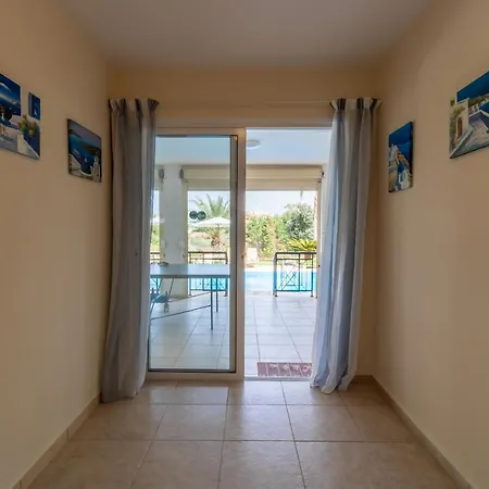 Villa Sandy Polis
