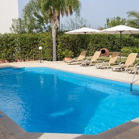 Villa Sandy Polis