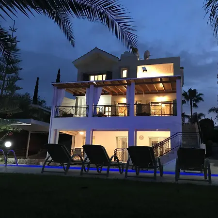 Sandy Villa Polis